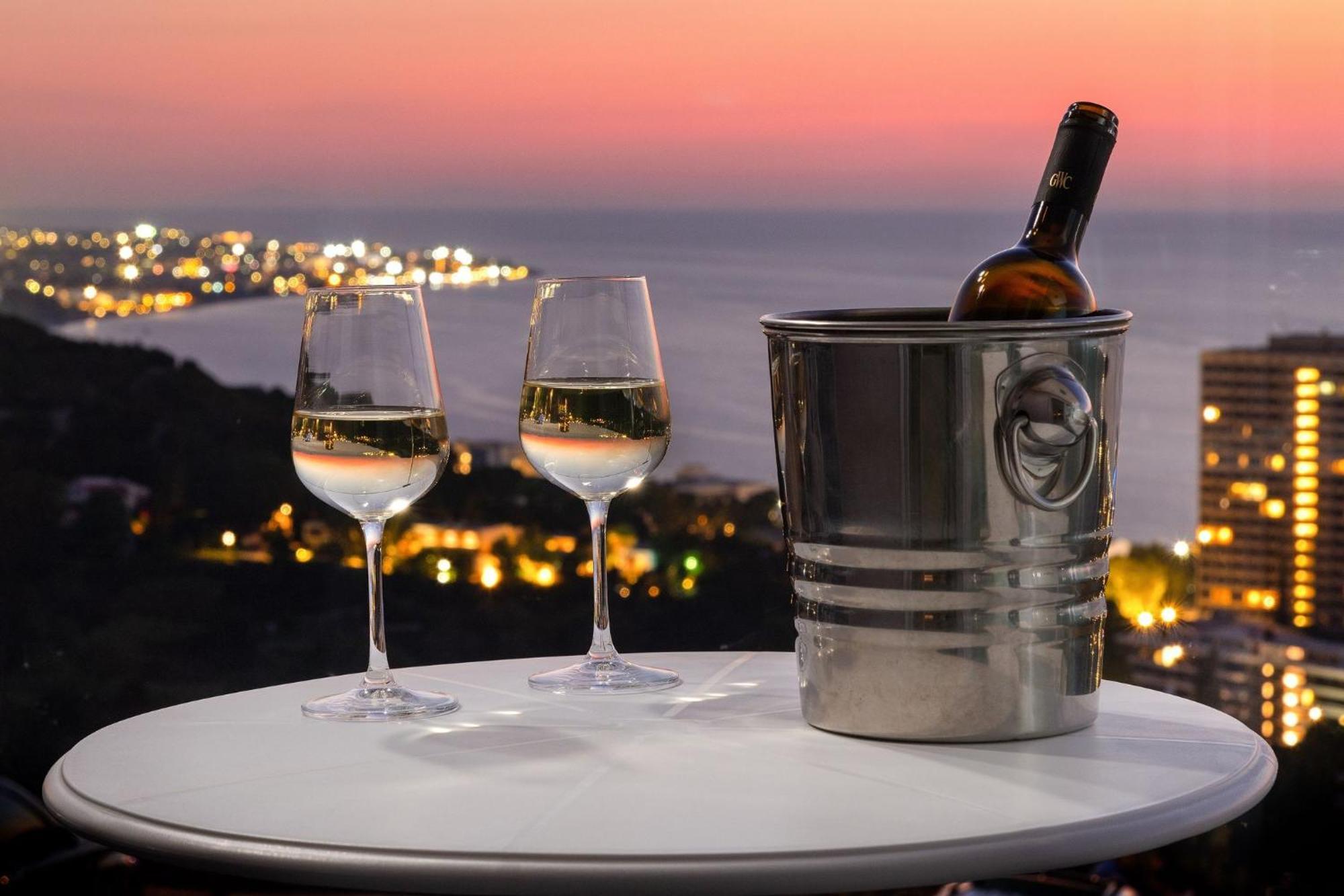 Rhodes Skyline Apartment